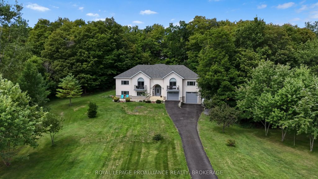 27 Collins Drive, Frontenac