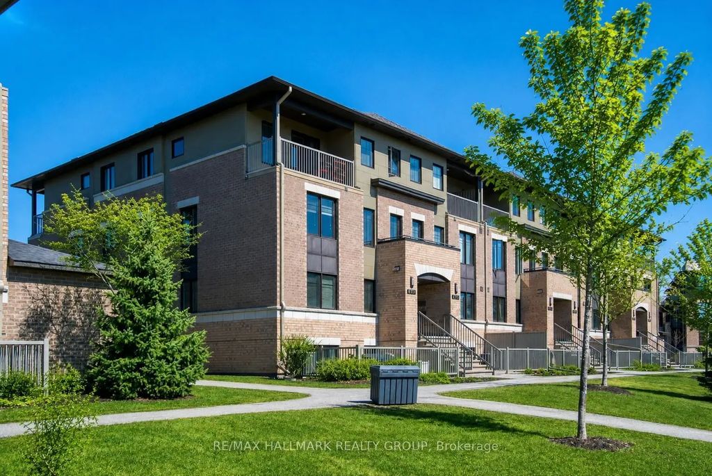 255b Titanium Private, Orleans - Convent Glen and Area
