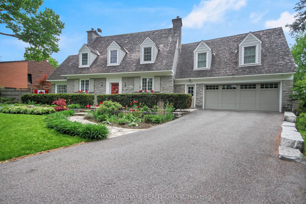 550 Piccadilly Avenue, Tunneys Pasture and Ottawa West
