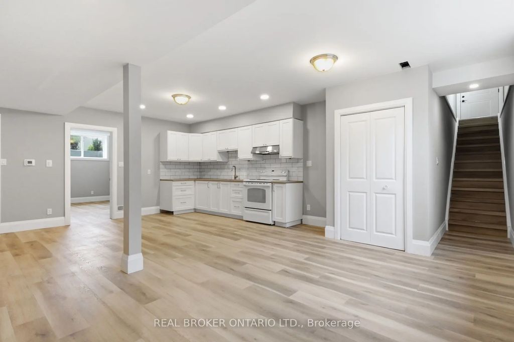 296 St Ann Avenue, Wilmot