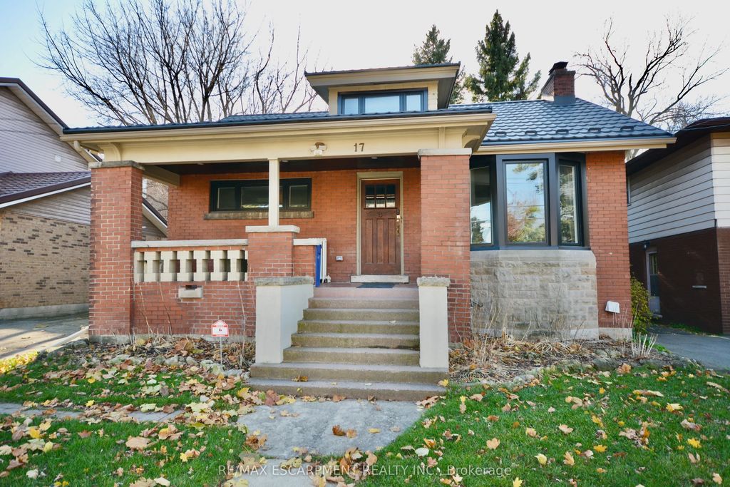 17 Inverness Avenue W Lower, Hamilton
