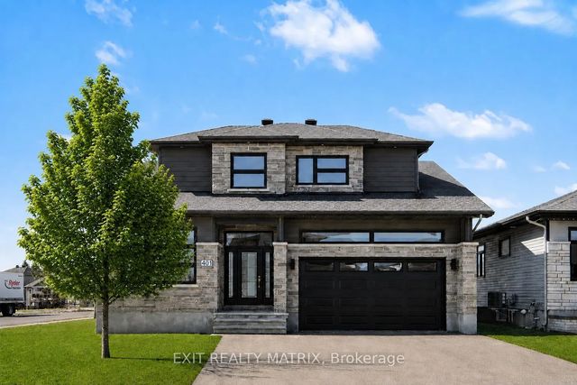 401 Bruges Street, Russell