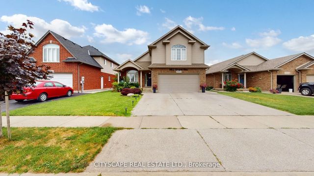 8655 Westport Drive, Niagara Falls