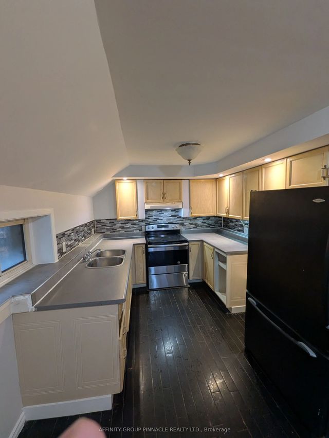 12 Russell Street W, Kawartha Lakes