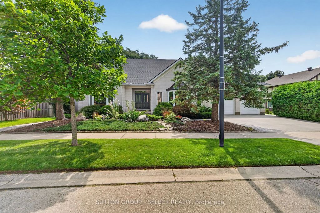 173 Whiteacres Drive, London North