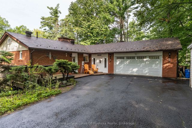 230 Lakeview Avenue, Gravenhurst