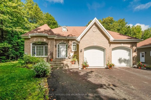 20233 Maple Road, South Glengarry