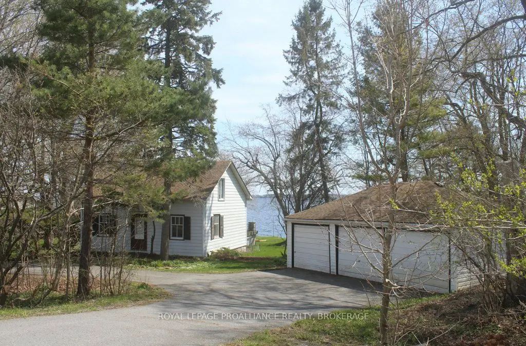 4690 Bath Road, Loyalist