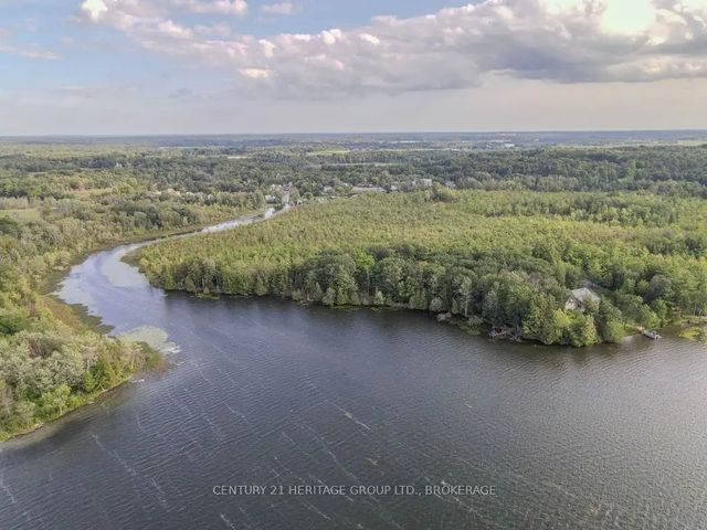 5243 Battersea Road, Frontenac