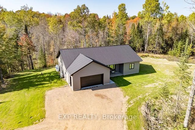 2394a Highway 132 Highway, Admaston/Bromley