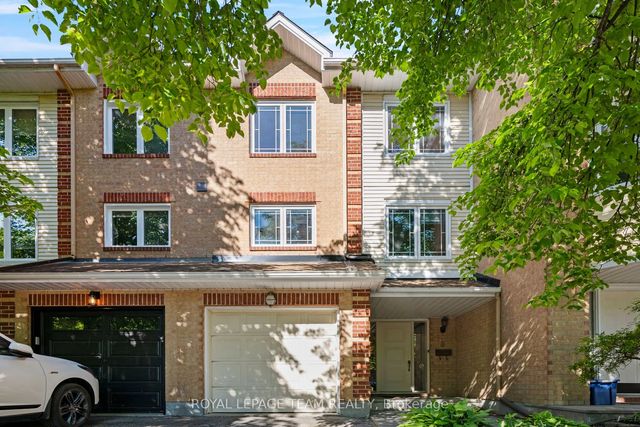 8 Mannington Court, Barrhaven