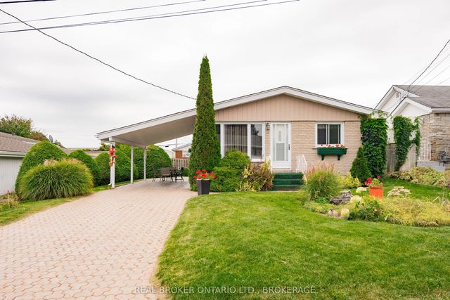 48 Clement Street, North Glengarry