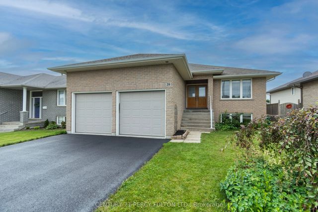 28 Freedom Crescent, Quinte West