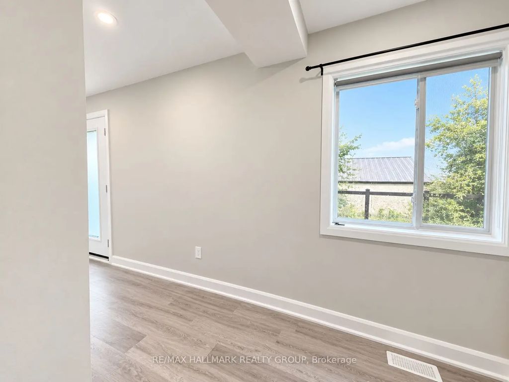131 Camelia Avenue 3a, Manor Park - Cardinal Glen and Area