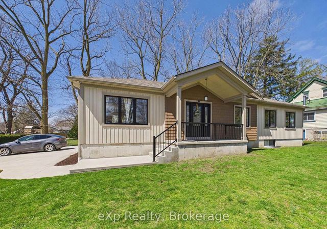 966 Charles Street B Lower, Kincardine