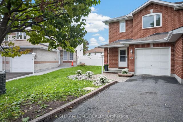 32 Saffron Court, Barrhaven