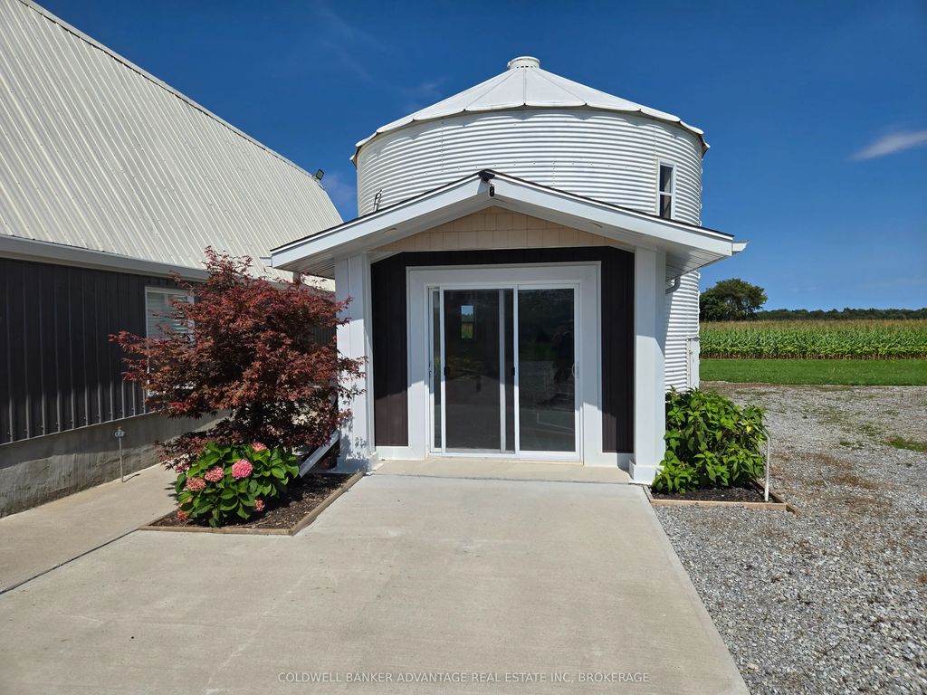8731 Ridge Road, Niagara Falls