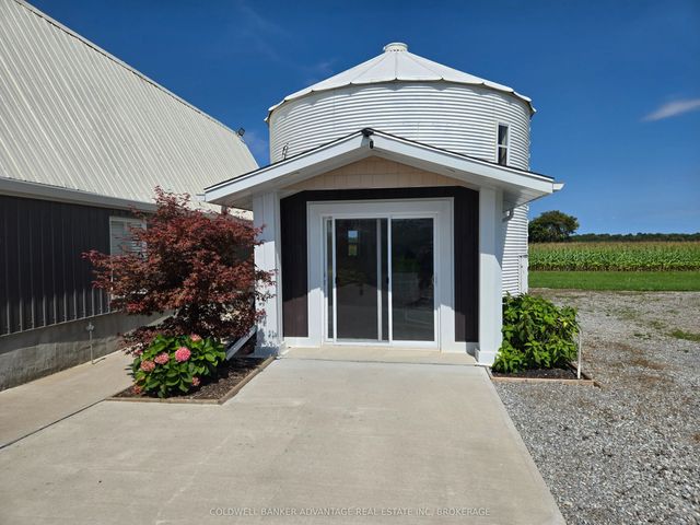 8731 Ridge Road, Niagara Falls