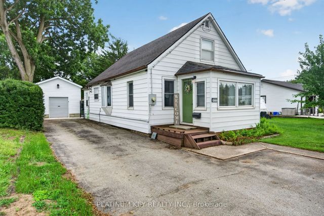 422 Metcalfe Street W, Strathroy-Caradoc