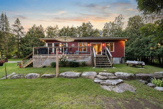 592 Caldwell Lane, Lanark Highlands