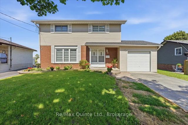 15 Robertson Lane, Belleville