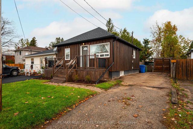 121 Proton Street N, Southgate