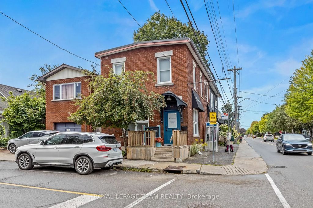 84 Sherbrooke Avenue, West Centre Town