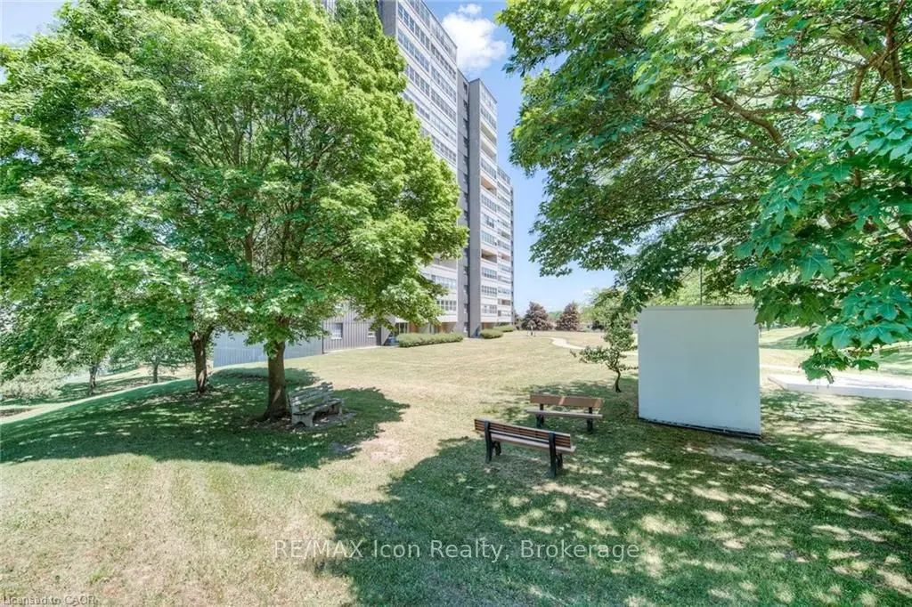 225 Harvard Place 402, Waterloo