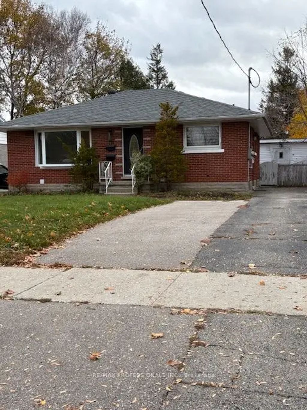 139 Byron Avenue Lower, Kitchener