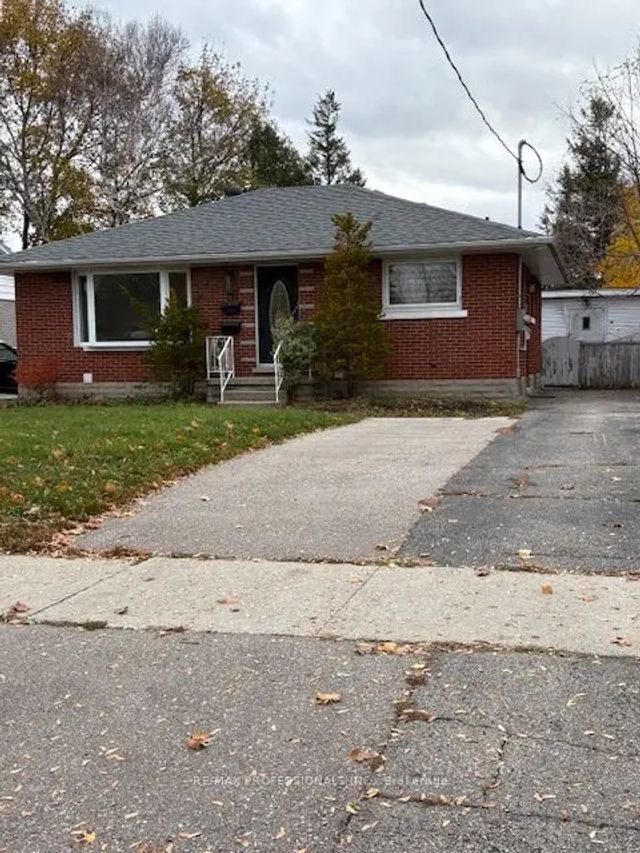 139 Byron Avenue Lower, Kitchener