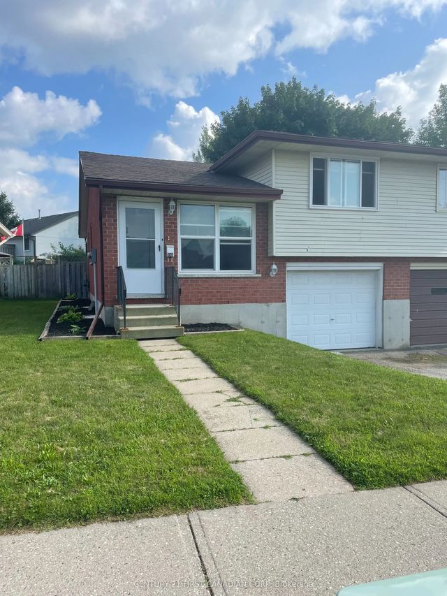 1044 Cree Avenue, Woodstock