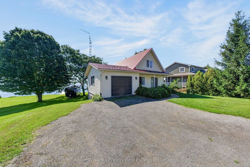 16169 Loyalist Parkway, Prince Edward County