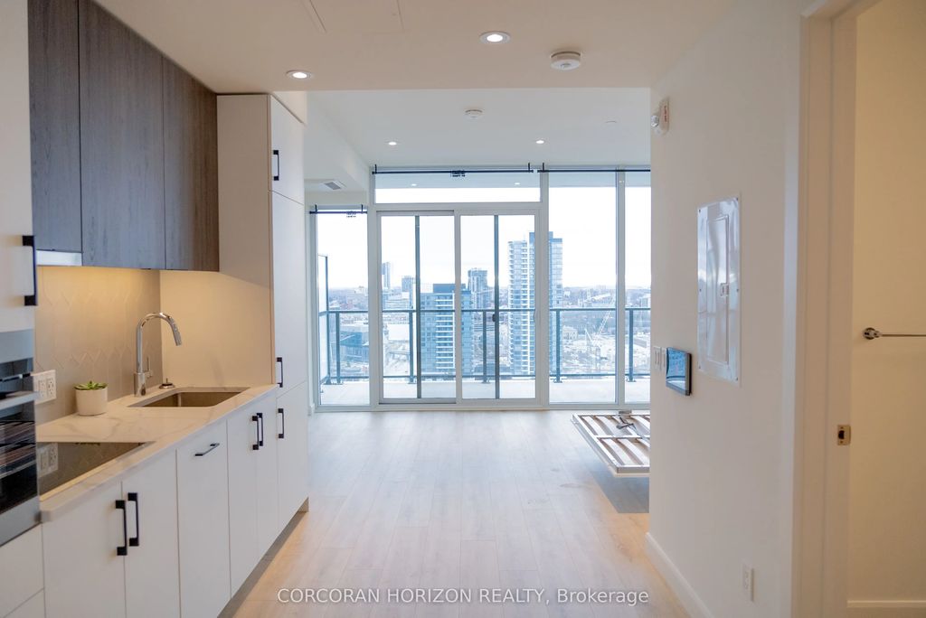 741 King Street W 1810, Waterloo