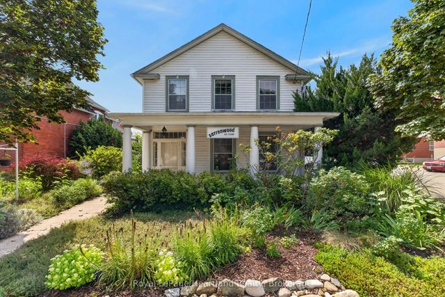 18 Nelson Street E, Goderich