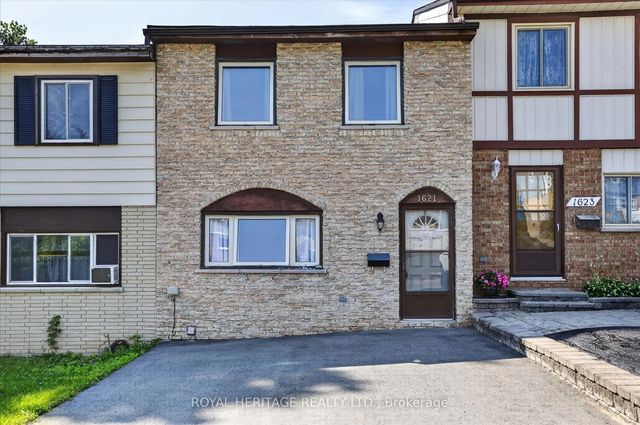 1621 Applewood Crescent, Peterborough
