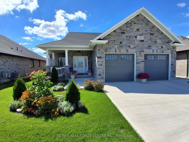 1080 Kincaid Street W, North Perth