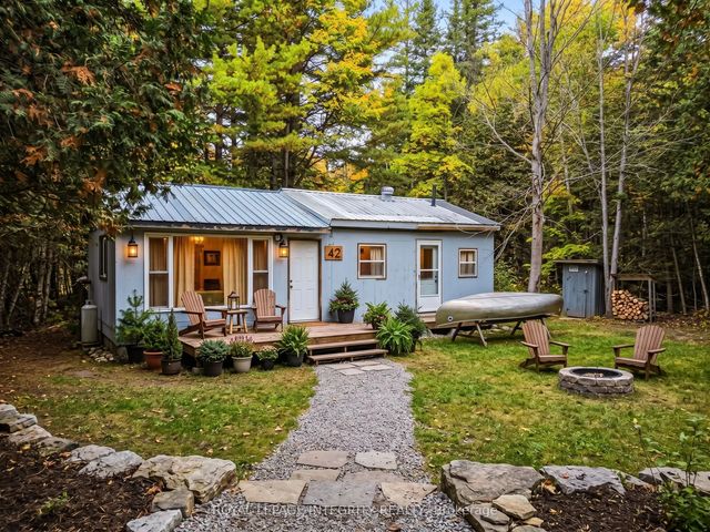 665 Bathurst Line E, Tay Valley