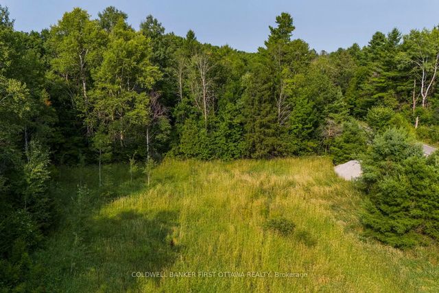 752 Bennett Lake Road, Tay Valley