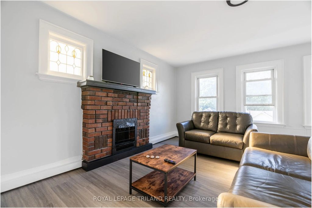 425 Mckenzie Avenue 9, London South
