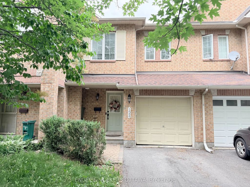124 Landover Crescent, Kanata