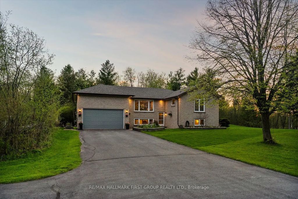 2720 Castle Hill Drive, Hamilton Township