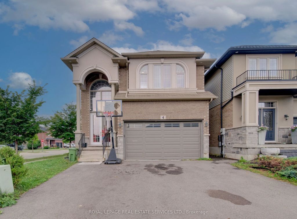 4 Chartwell Circle S, Hamilton