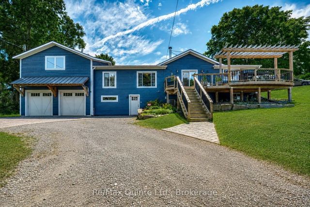14 Eastern Avenue, Prince Edward County