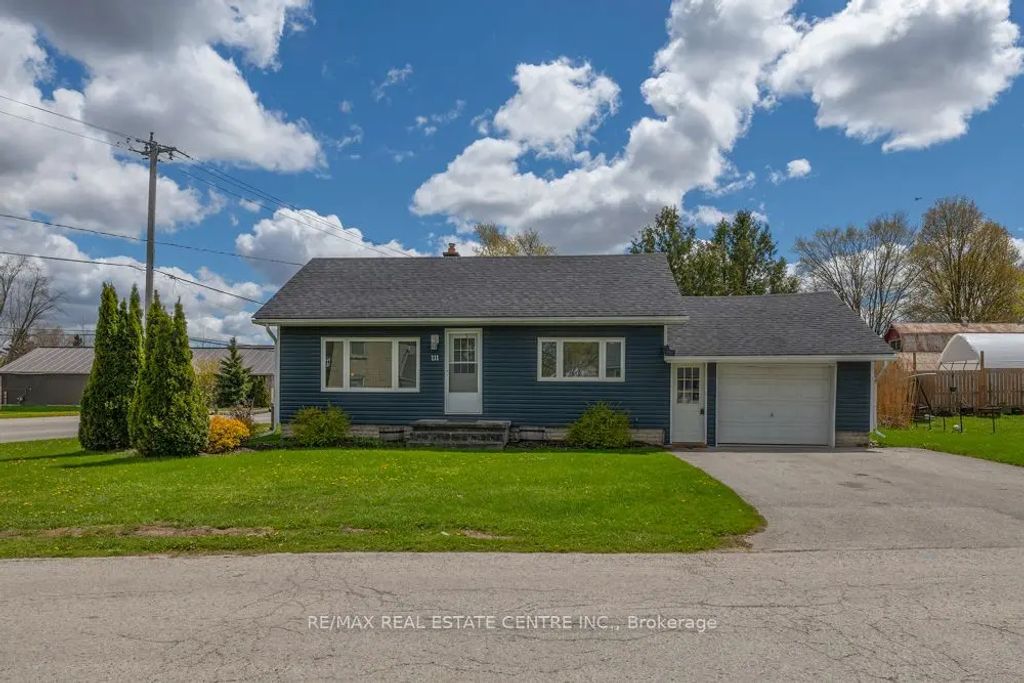 111 Elizabeth Street W, West Grey