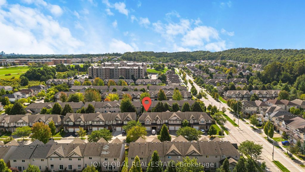 565 Wild Iris Avenue, Waterloo