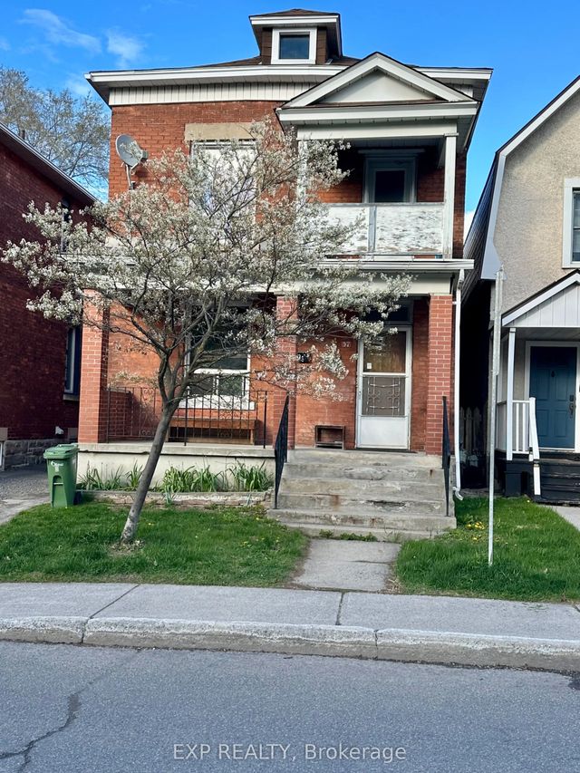 57 Spadina Avenue, West Centre Town