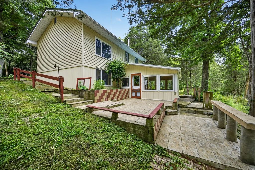 100 Coons Road, Rideau Lakes