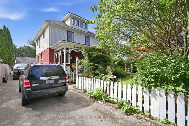 6068 Dixon Street, Niagara Falls
