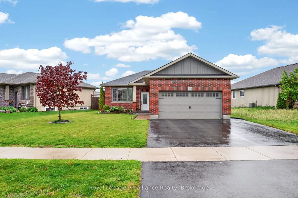 32 Aspen Drive, Quinte West