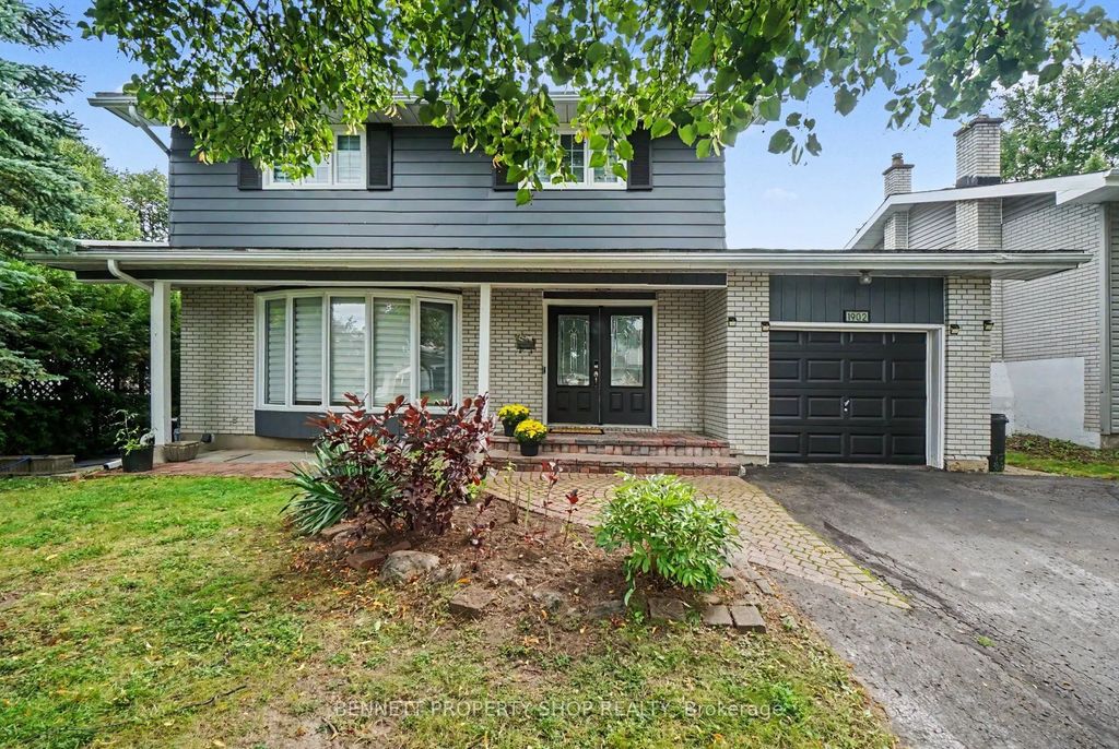 1902 Featherston Drive, Alta Vista and Area